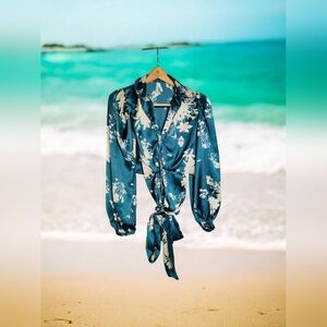 Live 4 Truth Sz M Blue Wrap Around Halter Top Satin Floral